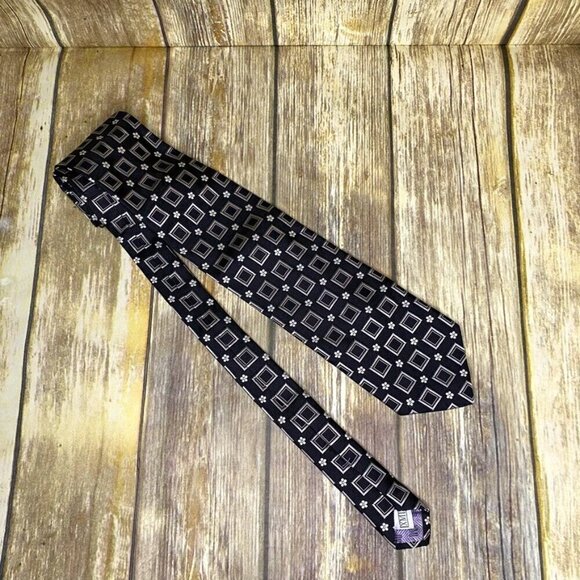 XMI Other - XMI 100% Silk Made in USA Geometric Daisy Print Black Neck Tie
